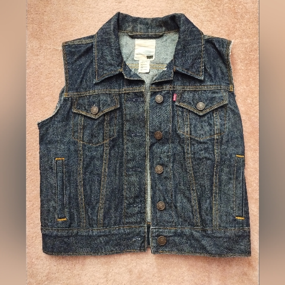 Levis Strauss blue jean cut off vest size small
